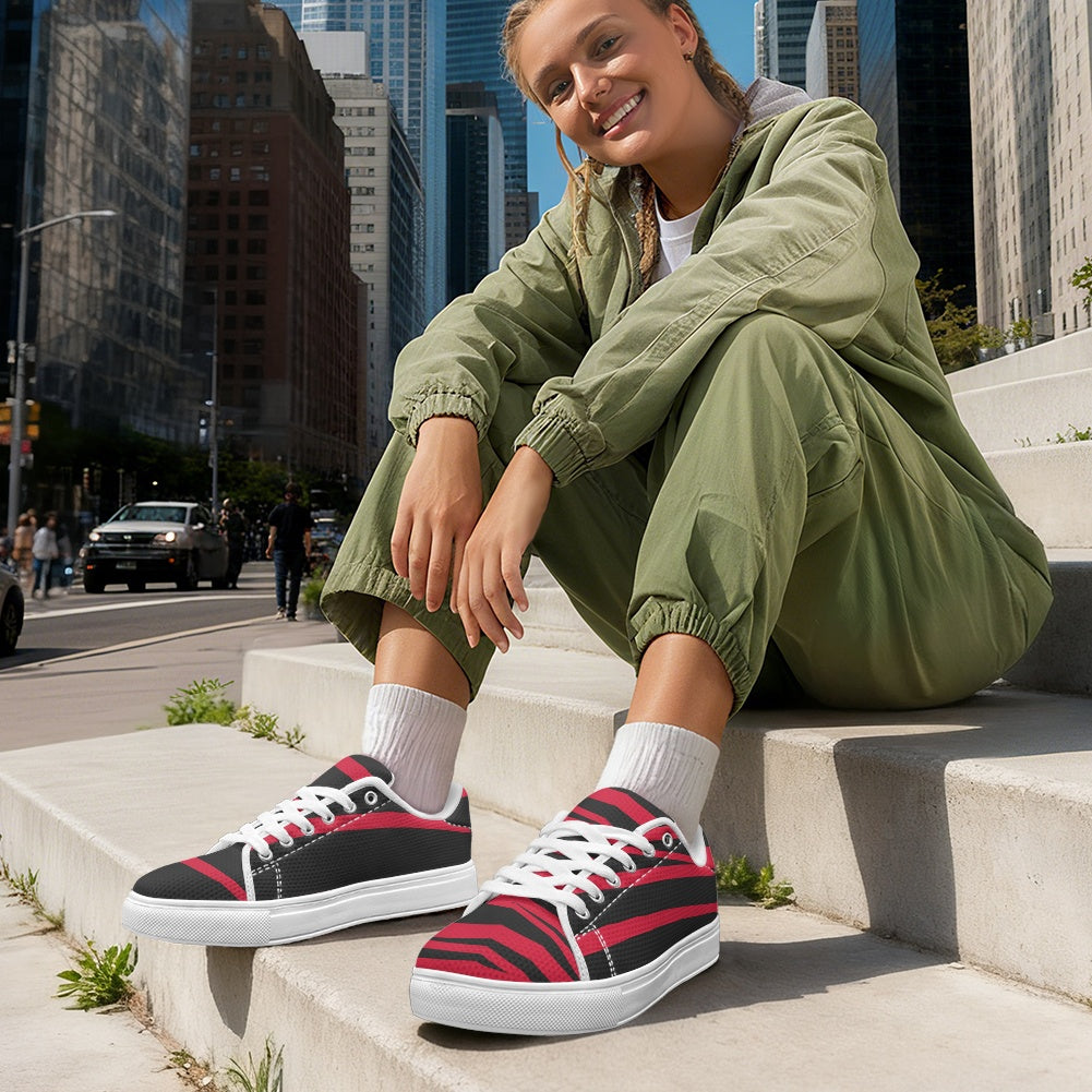 Everyday Casuals – Black & Red Stripe